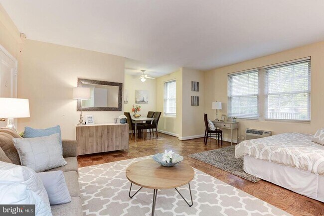 Photo - 3051 Idaho Ave NW Unidad 101