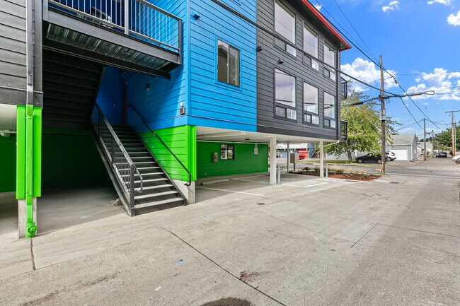 Photo - 530 E 18th Ave