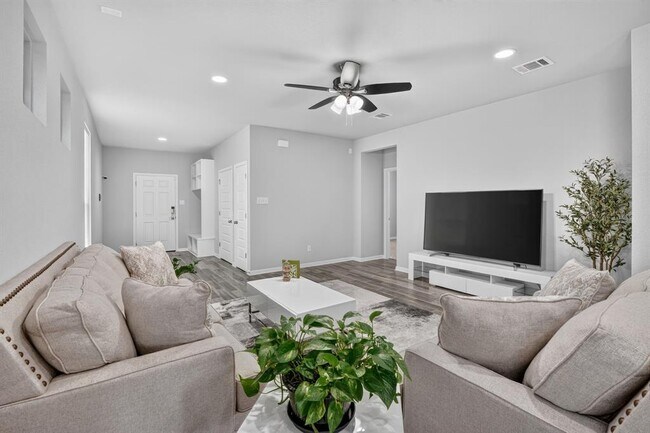 Photo - 105 Drifter Ln