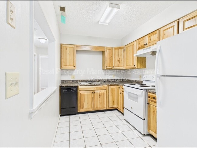 Photo - 325 Campbell St.