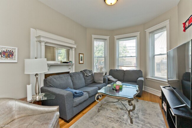 Photo - 2 br, 1 bath Condo - 3350 N Sheffield Ave