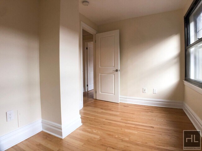 Photo - Christopher Street Unit 5A