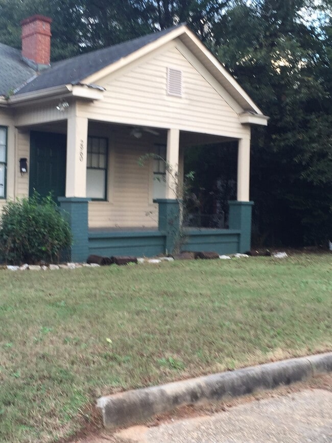Photo - 2960 Pierpont Ave