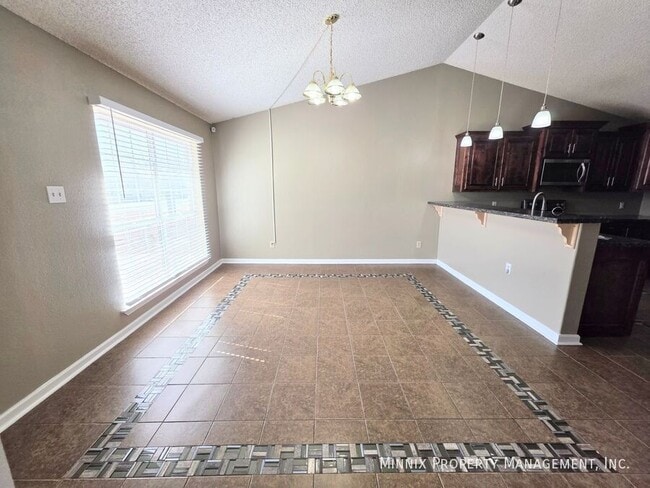 Photo - 1325 E Cowden Ave