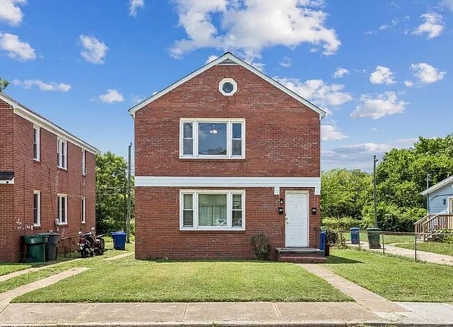 Building Photo - 41 Ash Ave Unit 41 Ash Avenue - B