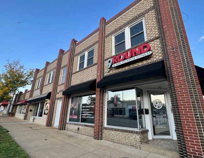 Shops on Hampton Avenue - Shops on Hampton Avenue Apartment Unit 4922 South