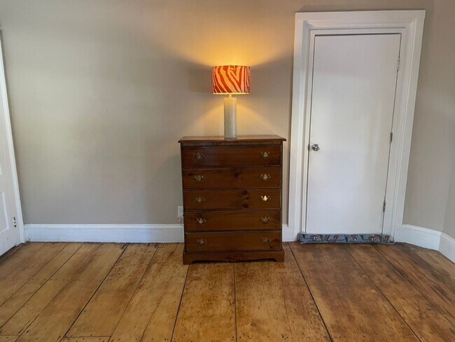 Photo - 46 Dummer St Unidad 1