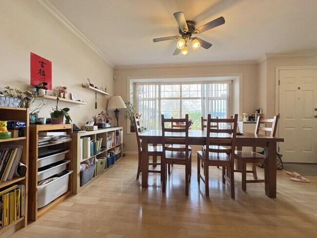 Photo - 3 bedroom in Burnaby BC V5H 2S3