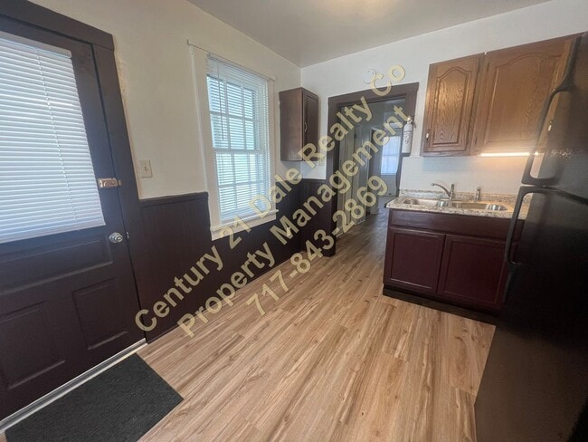 Photo - Beautifully redone 3 BR, 1 Bath Townhouse in York Suburban Schools