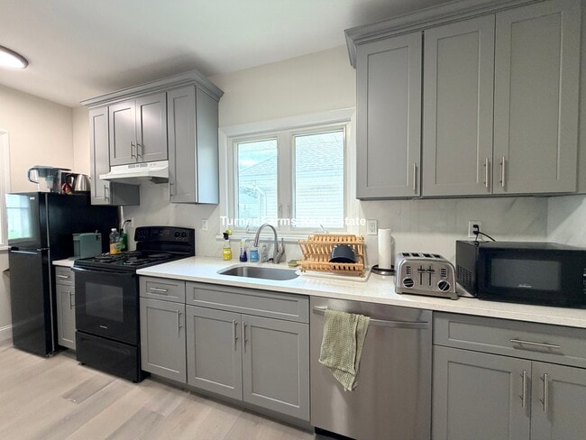 Photo - 100 W Adams St Unit 2