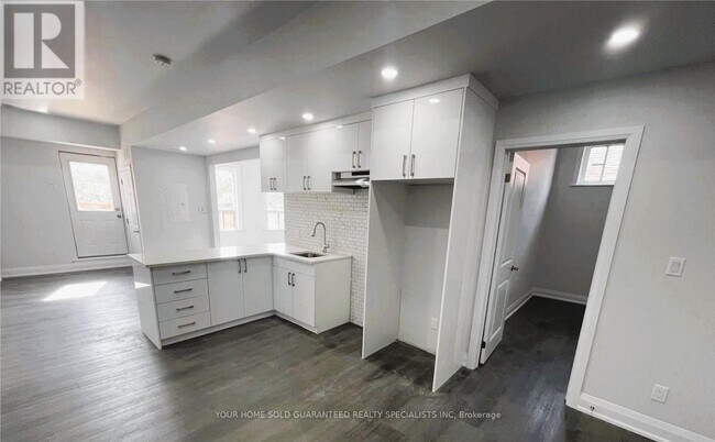 Photo - 15229 Yonge St