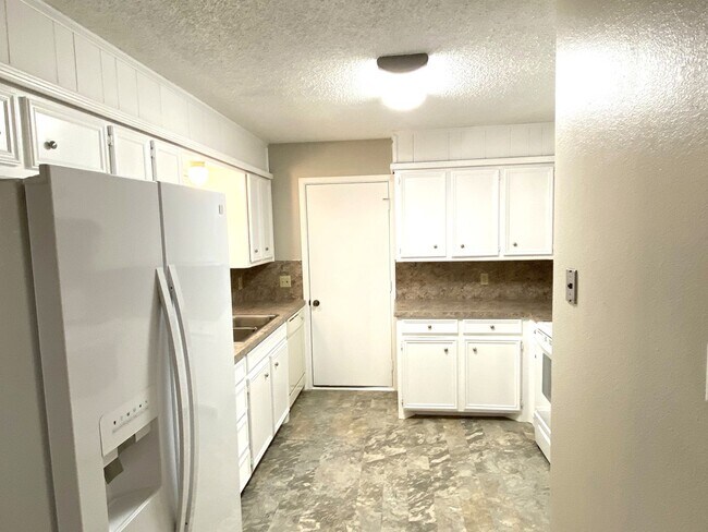 Photo - 9818 Jordan Ave Unidad A