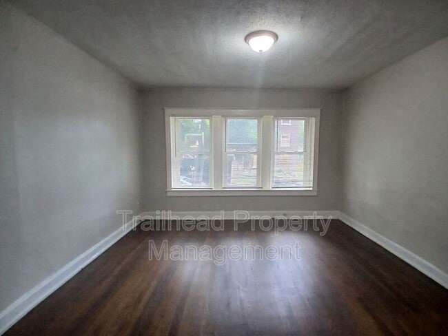 Photo - 104 N Indiana Ave