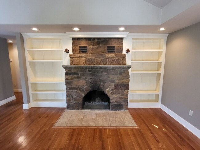 Photo - Gorgeous 2 bedroom 1 bathroom house with z...