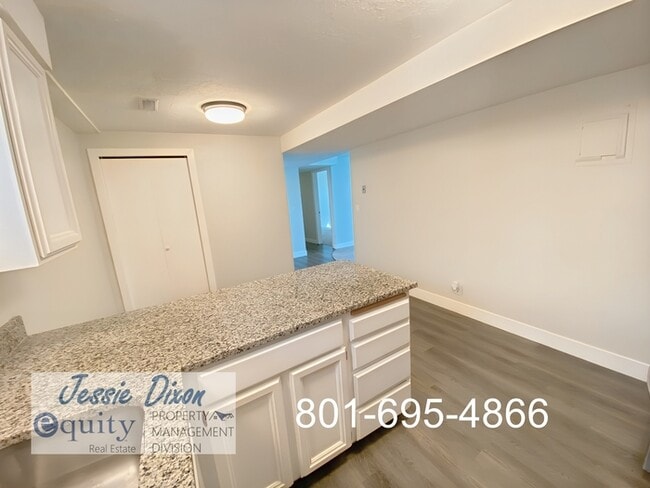 Photo - 792 Shepard Ln