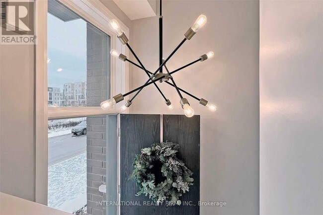 Photo - 11 Locust Ldg Gdns