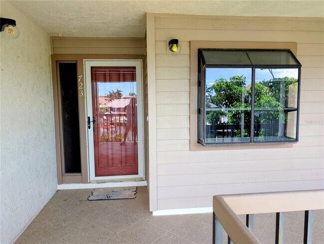 3850 Mariners Walk Unit 723
