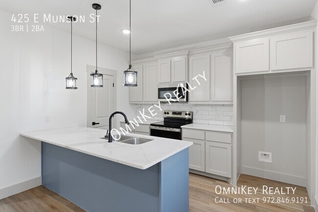 Photo - 425 Munson St