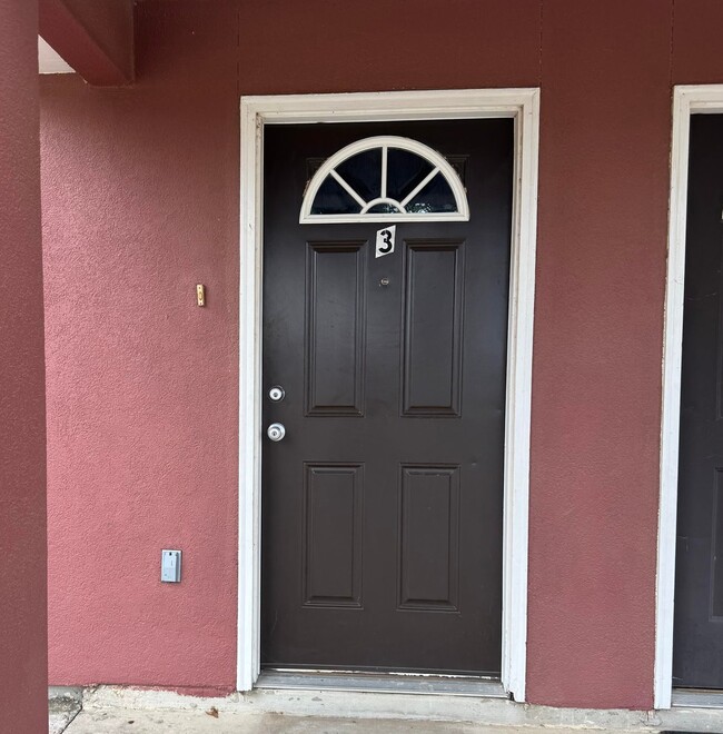 Photo - 2801 S Bartlett Ave Unit 3