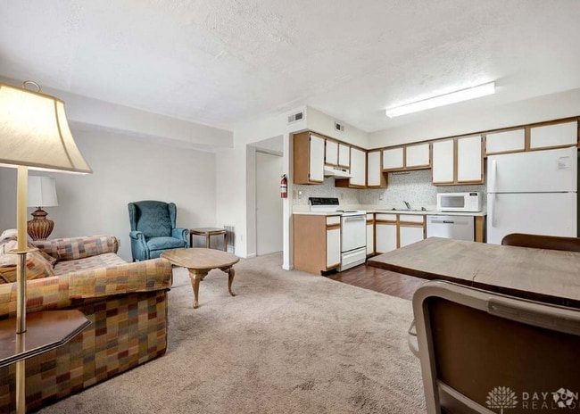 Building Photo - 978 Irving Ave Unit 57 Rental