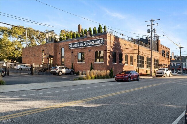 Building Photo - 2341 Scranton Rd Unit 7