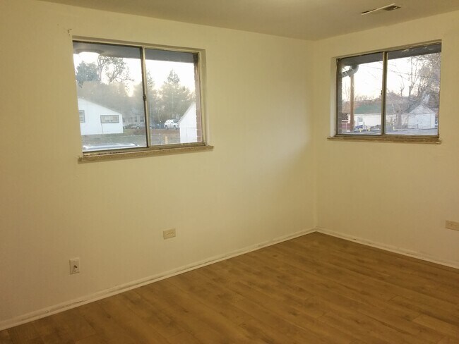 Photo - 3453 W Kenyon Ave