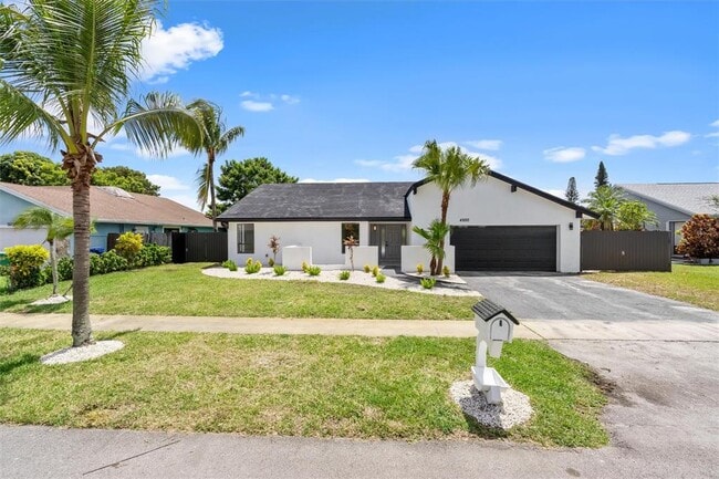 Building Photo - 4920 NW 83rd Ter