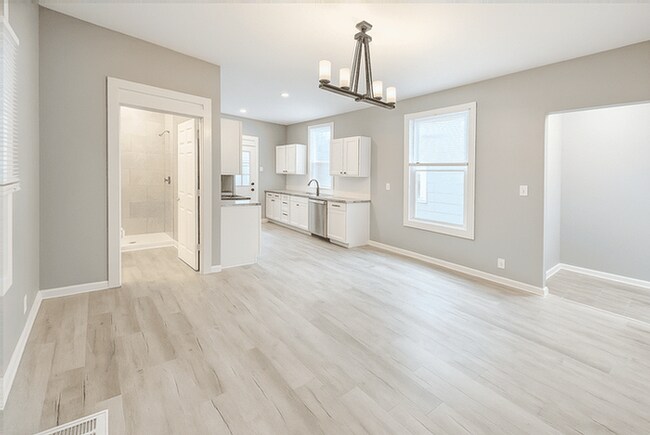 Photo - 5138 Globe Ave