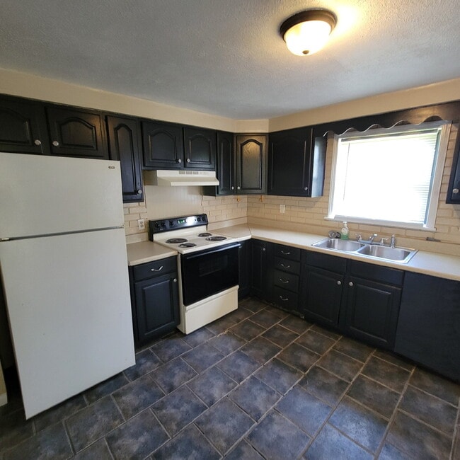 Photo - Christian Park area 2BR House for LEASE!