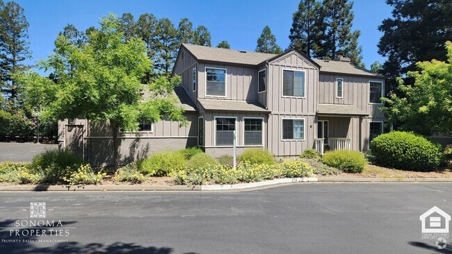 Building Photo - 3 Bedroom/2 Bathroom Home in Sonoma Greens!