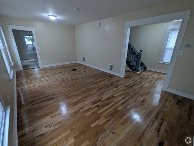 Building Photo - 48 Pond St Rental