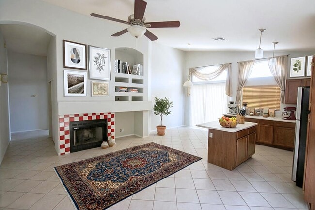 Photo - 1107 W Whitten St