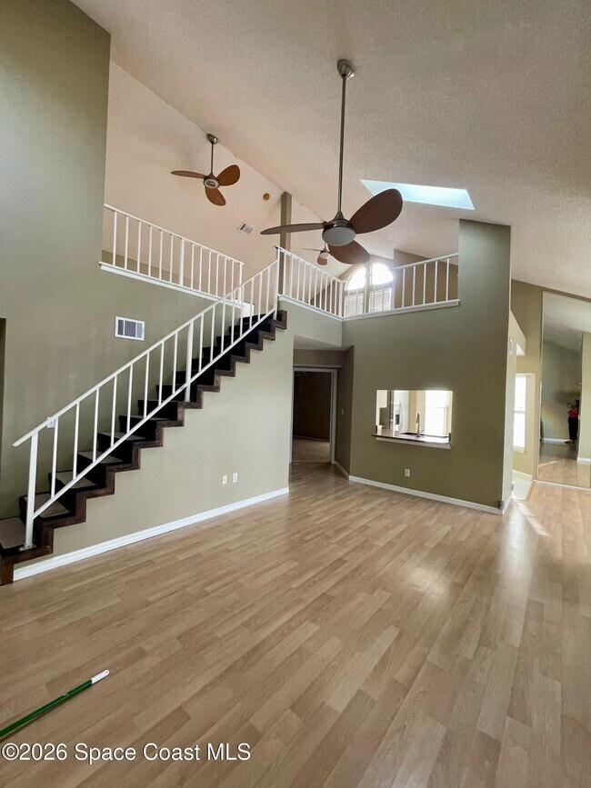 Building Photo - 4775 Lake Waterford Way Unit 2-113
