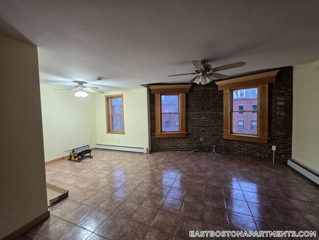 Photo - 186 Webster St Unidad 3