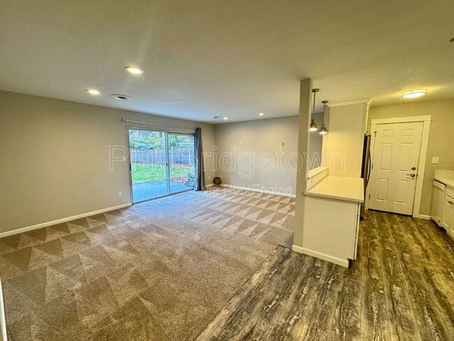 Photo - 435 SW Devon Ln