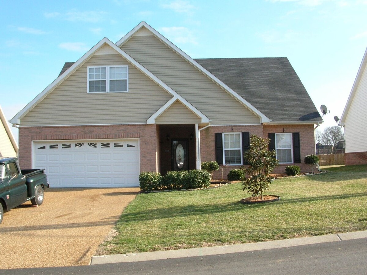 Coming Soon! Great 3bed/2.5bath Home Locat... - Coming Soon! Great 3bed/2.5bath Home Locat...