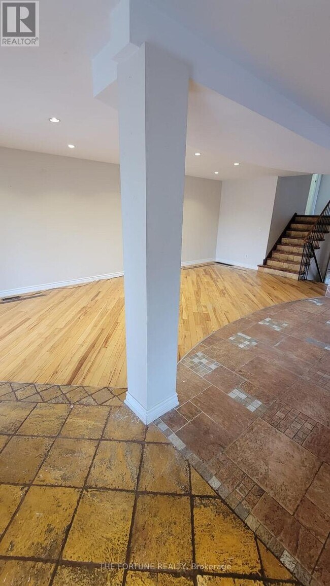 Photo - 44 Rotherglen Ct