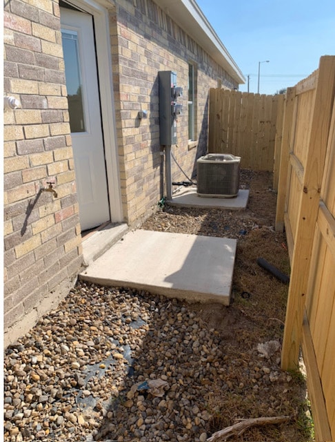 Photo - 1810 W Cortlandt St Unit 2 BR 2 BA HUGE BACKYARD