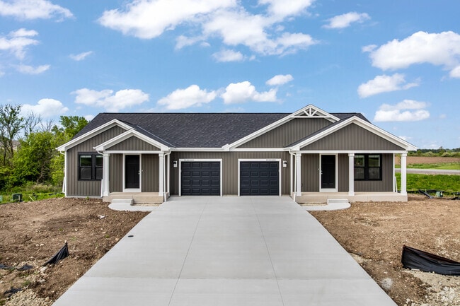 Building Photo - W219N16231 Primrose Ct Rental