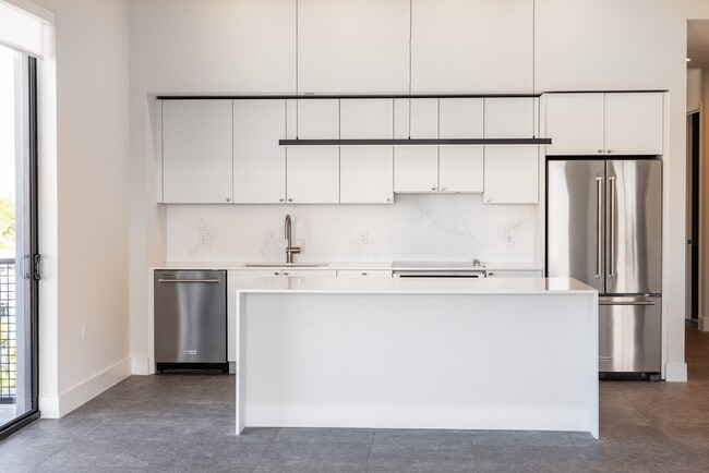 Building Photo - Avalon South Miami