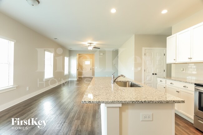 Photo - 1397 Woodridge Pl