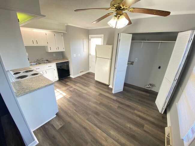 Photo - 135 Quita Cir Unit B