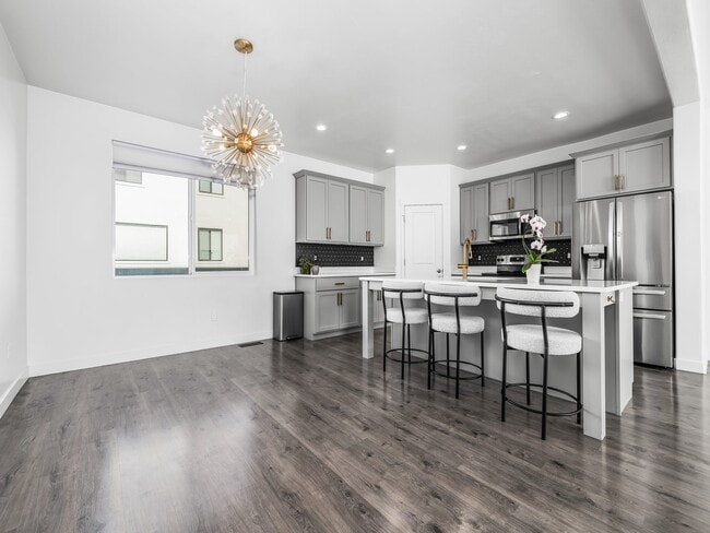 Photo - 439 S Meadow Garden Rd