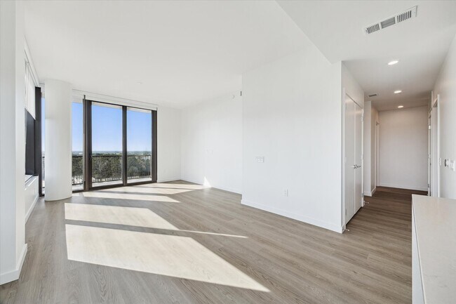 Photo - 1 Riva Row Unit 1117