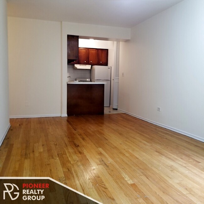 Photo - 524 W Oakdale Ave