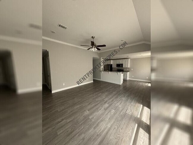 Photo - 18 Winchester Dr