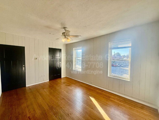 Photo - 2718 Hampton Ave