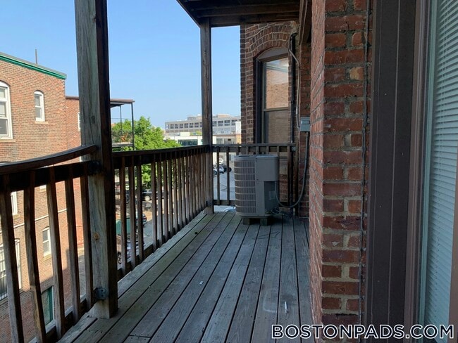 Photo - 1137 Commonwealth Ave