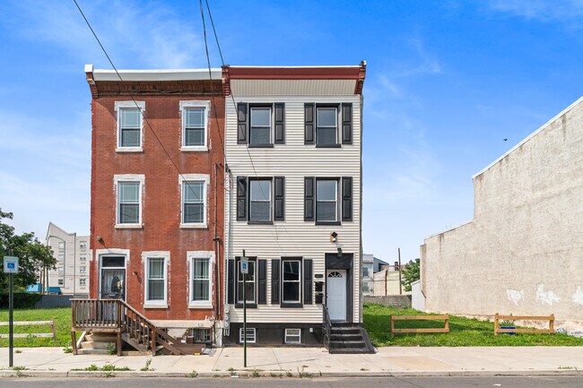 Building Photo - 2219 W Oxford St Rental