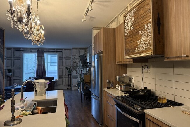 Photo - 8217-204B 204B St.